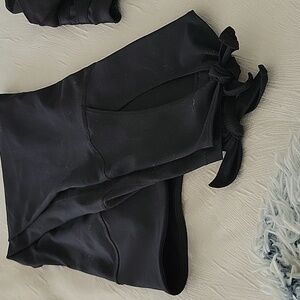 Leggings with tie ankle